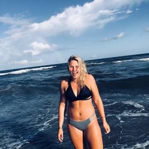 Meet your Posher, Chloe